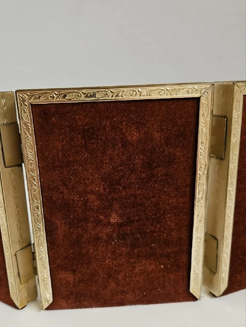 Vintage Triple-Fold Gold Hinged Photo Frame - Gold Finish